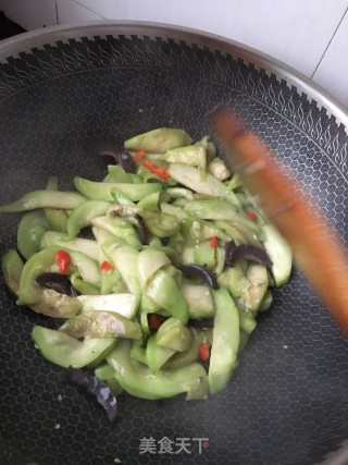 海参炒丝瓜的做法步骤：9