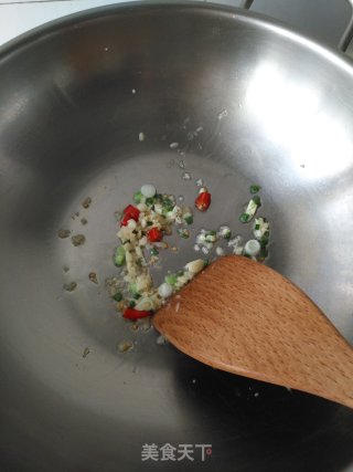 泡椒牛肉藕丁的做法步骤：5