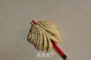 椒盐花卷的做法步骤：9