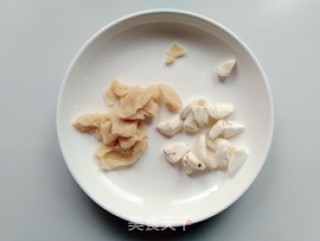 菱角竹荪排骨汤的做法步骤：3