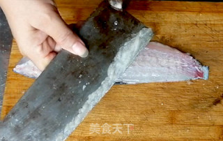 健胃补脾鱼肉肠的做法步骤：4
