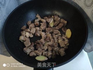 日式咖喱牛腩的做法步骤：2