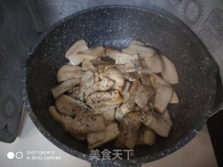 低脂少油煎杏鲍菇的做法步骤：3