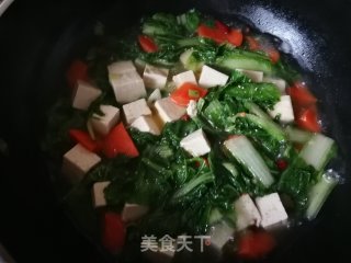 胡萝卜小白菜炖豆腐的做法步骤：10