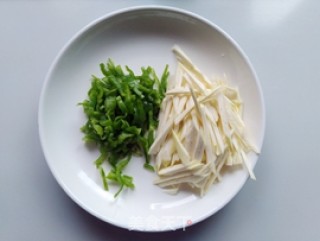 茭白炒肉丝的做法步骤：4