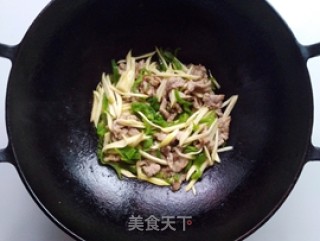茭白炒肉丝的做法步骤：8