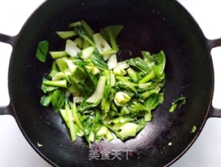 青菜虾皮油面筋的做法步骤：5