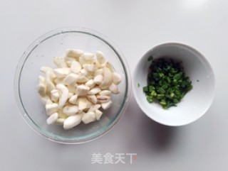 葱油菱角的做法步骤：2