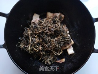 马齿苋干烧肉的做法步骤：9