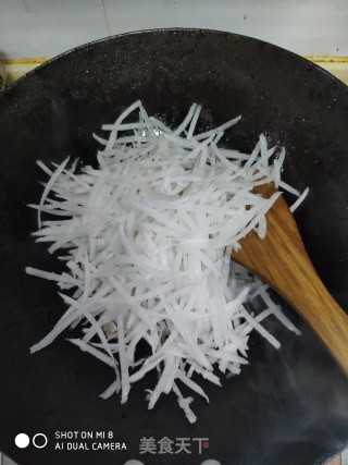萝卜  萝卜丝汤的做法步骤：3