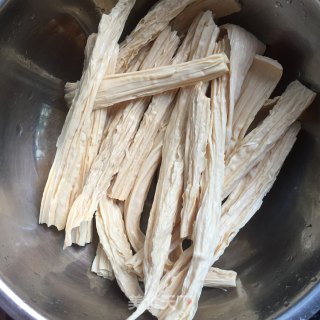 香辣腐竹的做法步骤：1