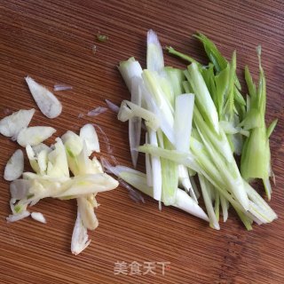 香辣腐竹的做法步骤：3