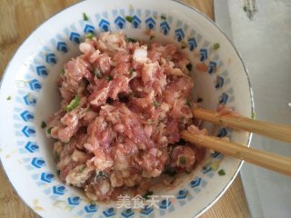 肉馅蒸萝卜夹的做法步骤：2
