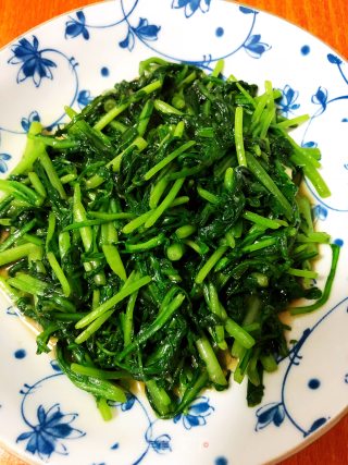 简单版炒茼蒿的做法步骤：5