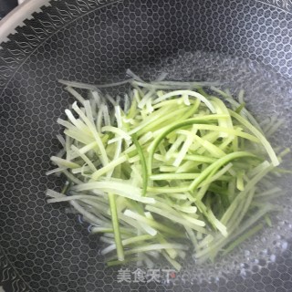 “萝卜”凉拌萝卜的做法步骤：5