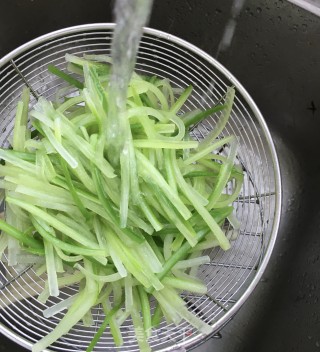 “萝卜”凉拌萝卜的做法步骤：7