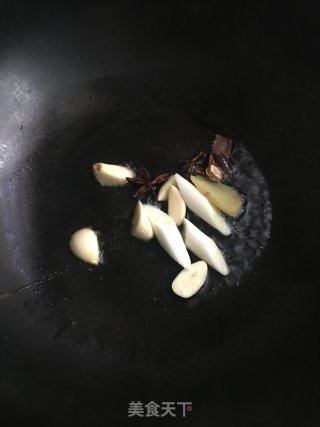 胡萝卜炖鸡翅根的做法步骤：4