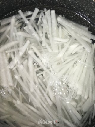 萝卜鱼圆汤的做法步骤：4