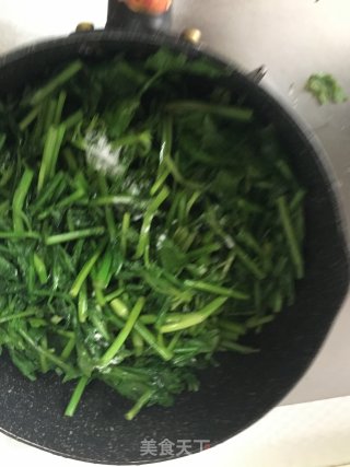 炒野芹的做法步骤：4