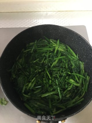 炒野芹的做法步骤：5