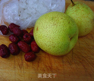 秋季润燥好汤——红枣雪梨汤的做法步骤：1