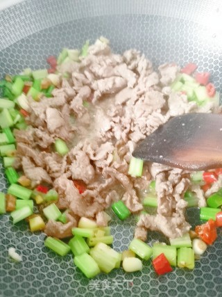 小炒牛肉的做法步骤：7