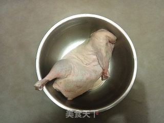 香酥鸭的做法步骤：1
