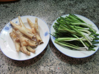 香葱烧鸡爪的做法步骤：1
