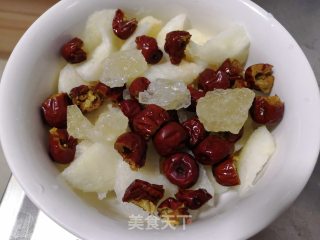 冰糖红枣炖雪梨的做法步骤：4