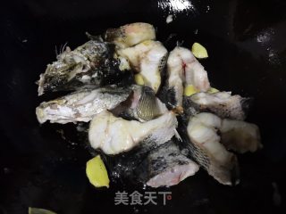 黑鱼汤的做法步骤：4