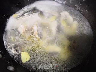 黑鱼汤的做法步骤：7