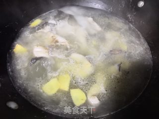 黑鱼汤的做法步骤：8