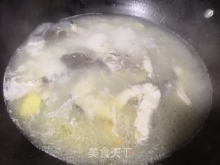 黑鱼汤的做法步骤：10
