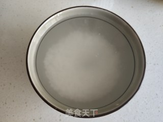 燕麦雪梨糯米粥的做法步骤：1