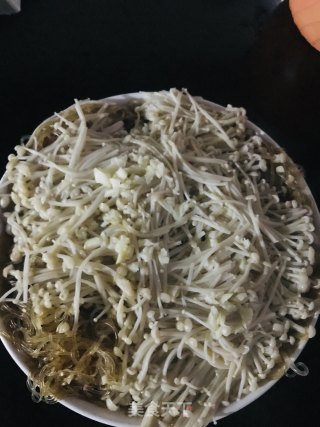 蒜蓉金针菇粉丝的做法步骤：3