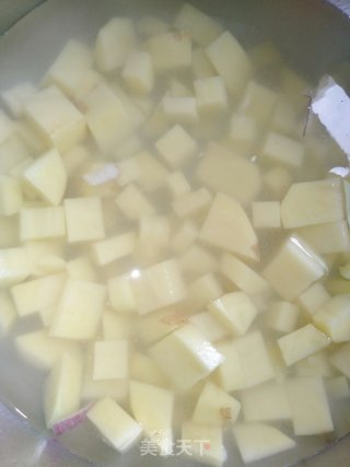 咖哩土豆的做法步骤：1