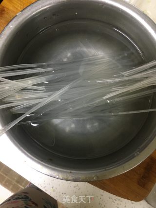笨豆芽炒粉的做法步骤：1