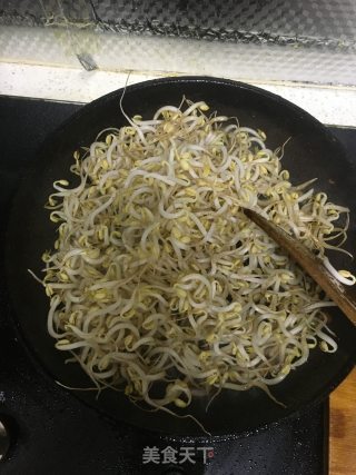 笨豆芽炒粉的做法步骤：4