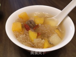 桂圆银耳秋梨汤的做法步骤：3