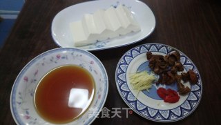 姬松茸豆腐的做法步骤：1