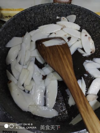 山药片炒辣椒的做法步骤：4