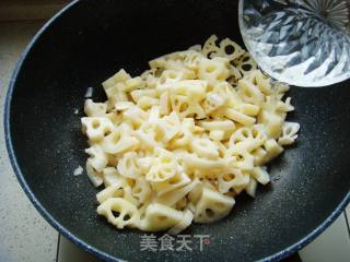 糖醋藕块的做法步骤：11