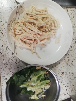 凉拌鸡胸肉的做法步骤：3