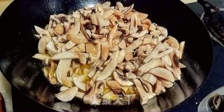 蘑菇肉酱的做法步骤：4