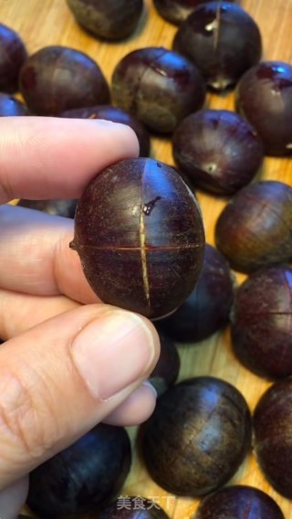 糖炒栗子的做法步骤：2