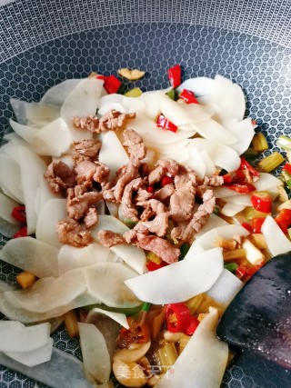 白萝卜炒牛肉的做法步骤：9