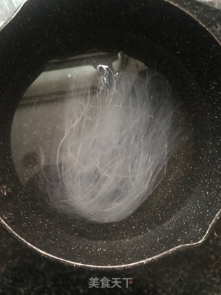 蒜蓉粉丝蒸娃娃菜的做法步骤：1