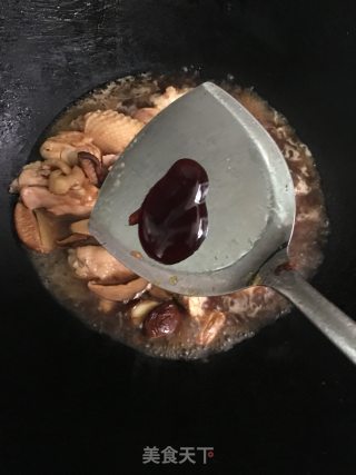 香菇焖鸡的做法步骤：10