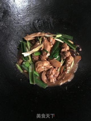 香菇焖鸡的做法步骤：13