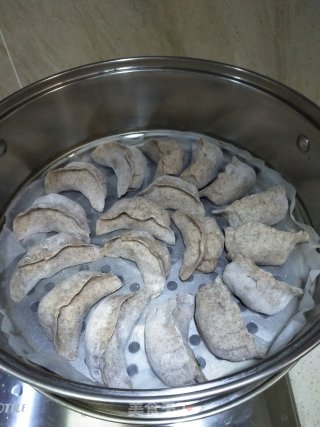 黑麦韭菜蒸饺的做法步骤：9
